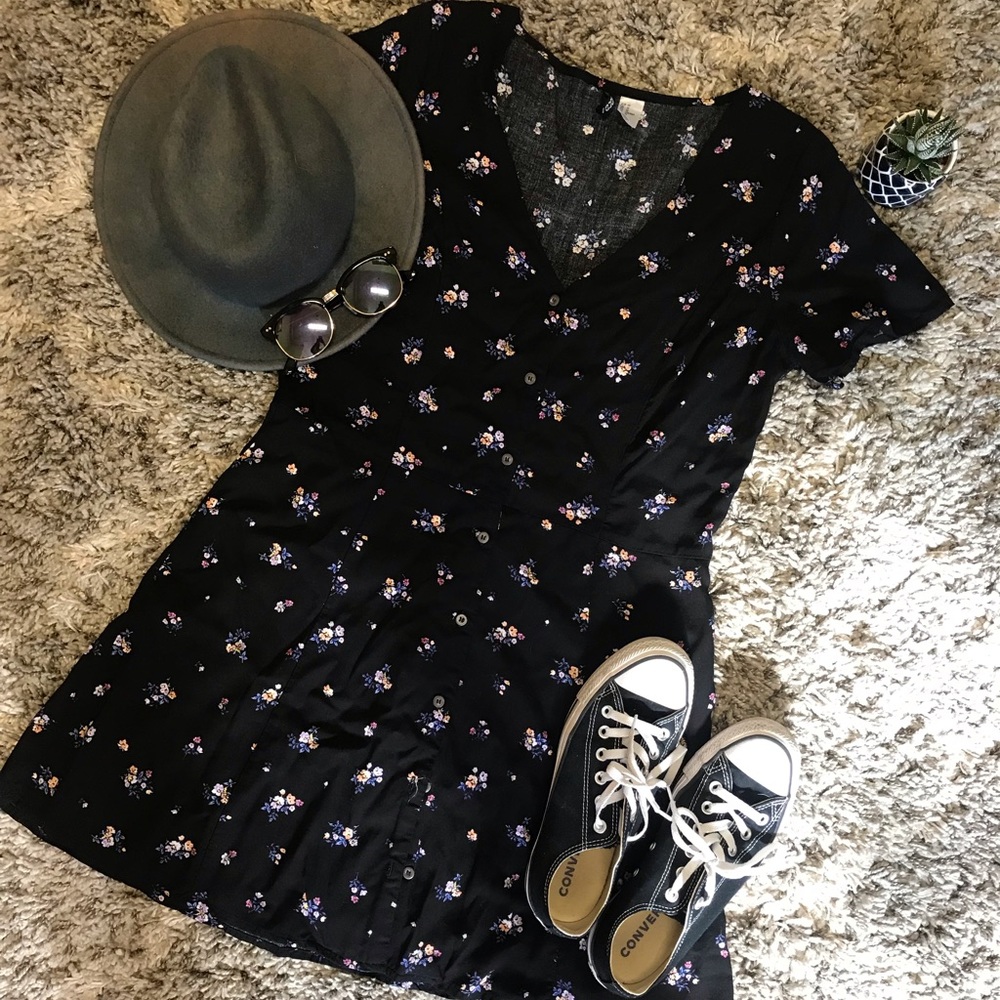 H&M Divided Floral Button Up Dress